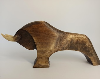 Stier Statuette 3.4", Holzstier, Skulptur Kunst, Holzskulptur, Stier Figur, Holzschnitzerei, personalisierte Geschenke, Skulptur Kunst, Handgemacht