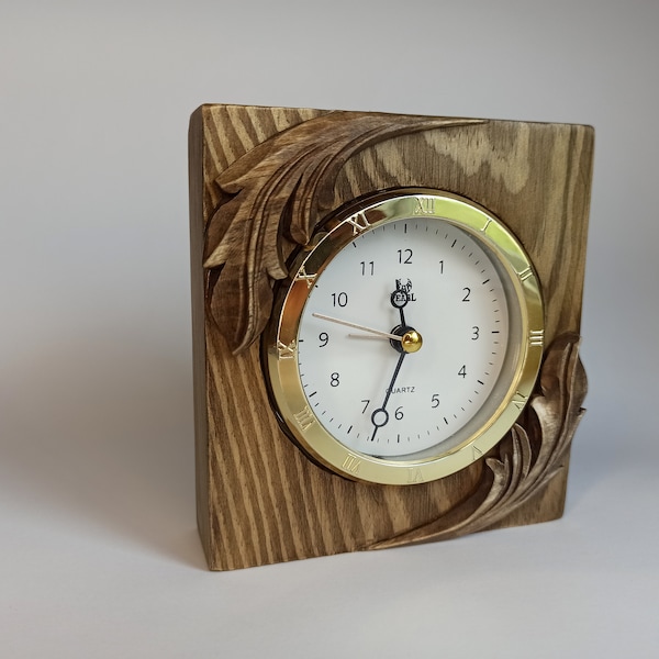 Horloge en bois faite main, organisation de bureau, horloge de table en bois, petite horloge de bureau, horloge sur pied en bois, horloge sculptée, horloge de table
