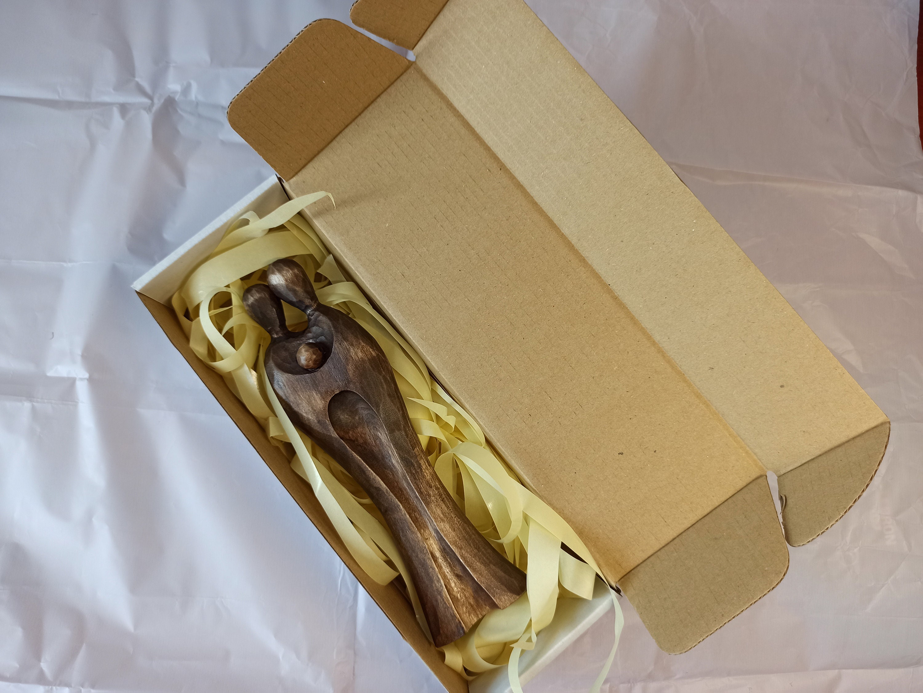 手彫りの木製家族彫刻、愛の置物（8.7インチ） - Etsy 日本