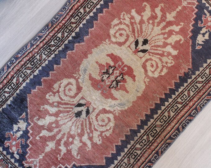 Small Vintage Rug, 2'2"x3'2" Rug, Small Traditional Turkish Rug, Handwoven Ethnic Wool Rug / B-1607