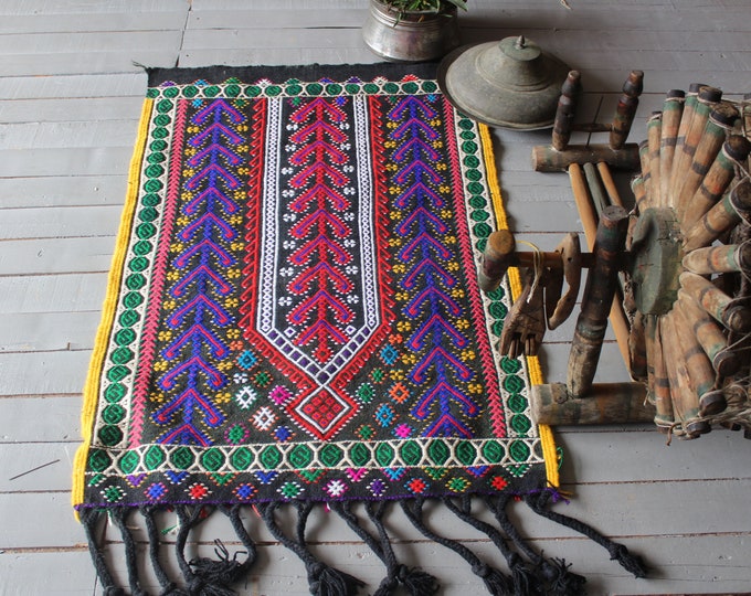 2'6"x3'8"   Vintage BERGAMA Kilim Rug, Ethnic Turkish Kilim Rug, Bohemian Kilim Rug, Handwoven Prayer Kilim Rug