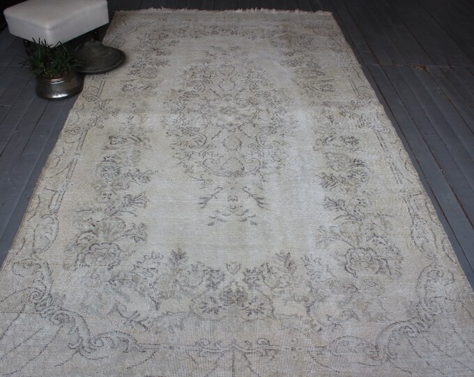 5'2"x9'2" ft Vintage Oushak Rug, Distressed Beige Rug, Turkish Anatolian Medallion Rug