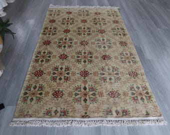 Vintage Floral Rug, Low Piled Turkish Area Rug, 3'8''x6'7'' / B-843
