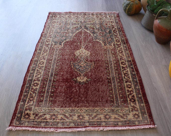 Vintage Chandelier Rug, Red Traditional Turkish Rug, Classic Turkish Prayer Rug / B-1553 / 2'4"x4'1"