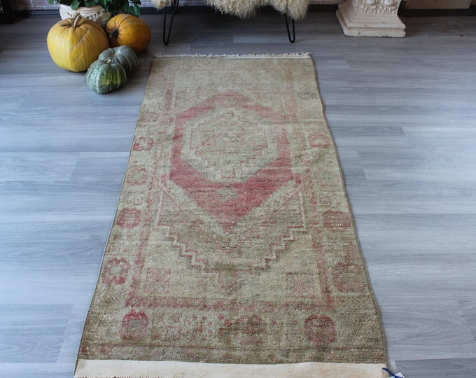 Small vintage rug , vintage anatolian rug, ethnic turkish rug, handwoven beige rug, small beige rug / B-1297 / 2'9"X6'8" feet