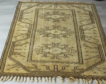 Small Beige Rug, Small MILAS Rug, Ethnic Beige Rug, Beige Square Rug , Handwoven Traditional Rug / B-1632 / 3'5"x3'7"