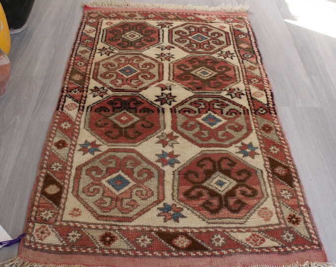 Small Vintage Rug, Small Anatolian Rug, Small Oushak Rug, Small Beige Turkish Rug , Bohemian Handwoven Wool Rug / B-1591 / 2'5"x4'5"