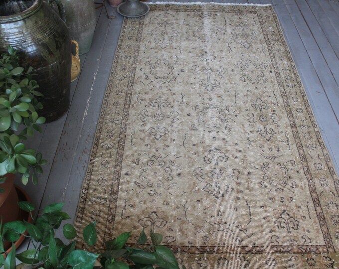 2'8"x5'  ft Vintage Oushak Rug, Beige Oushak Rug, Vintage Turkish Rug, Beige Low Piled Rug, Mute Coloured Rug, Beige Pale Rug