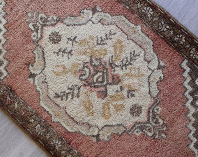 1'9"x3'3"  Wool Door Mat, Ethnic Handwoven Door Mat , Vintage Small Rug , Small Anatolian Rug / B-1431