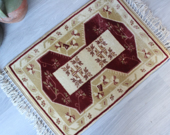 Milas Rug Door Mat, Ethnic Rug Door Mat, Bohemian Door Mat , Small Vintage Rug , Small Turkish Rug / B-1560 / 1'8"x2'7"