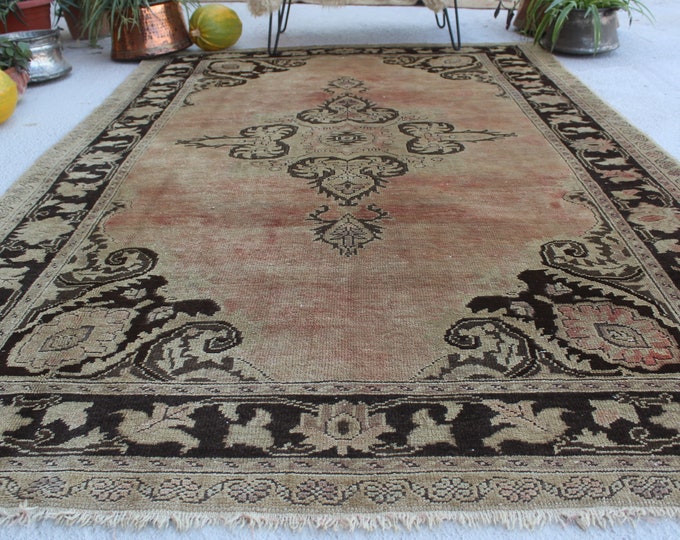 5'9"x9' ft  Vintage  Rug, Vintage Nomadic Rug, Turkish Area Rug, Anatolian Rug, Distressed Turkish Rug