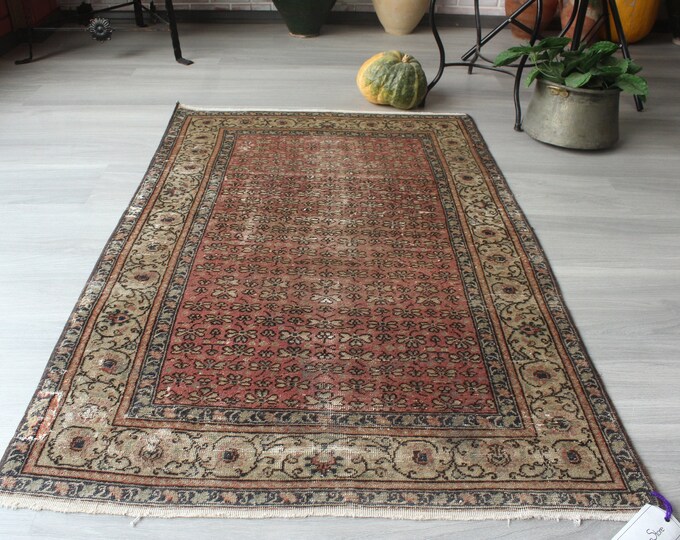 Small Vintage Rug, Small  Traditional Rug , Ethnic Handwoven Classic Design Rug / B-1610 / 2'8"x4'3"