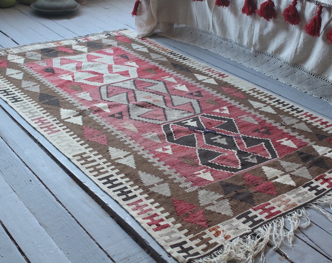 Vintage Anatolian Kilim,Ethnic Bedroom Kilim, Tribal Small Wool Kilim,Handwoven Area Kilim
