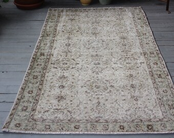 3'6" x6'2" ft Vintage OUSHAK Rug, Beige Oushak Rug, Beige Area Rug, Vintage Turkish Rug, Low Piled Anatolian Rug, Floral Design Beige Rug