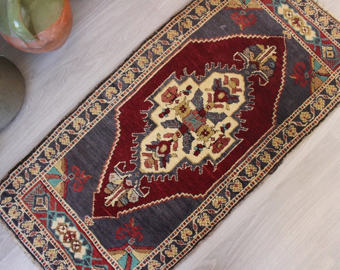 Vintage Anatolian Door mat , Ethnic Door Mat, Oriental  Rug Door Mat, Small Handwoven Rug , Small Turkish Rug /  B-1501 / 1'8"x3'8"