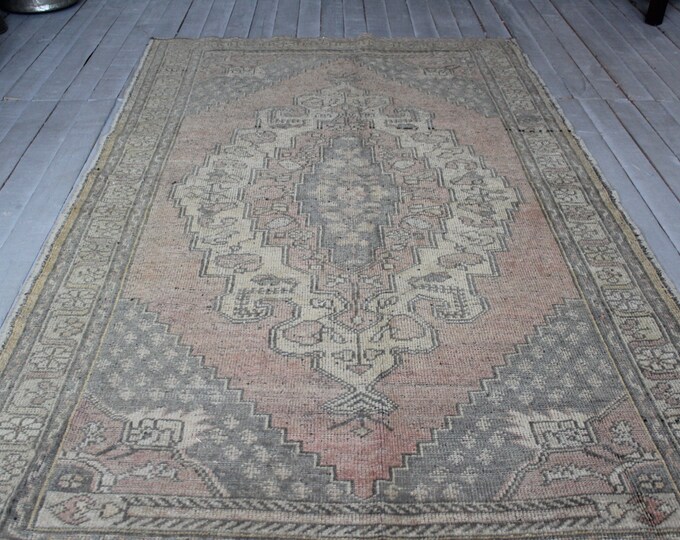 4'6"x8'0"ft  Vintage Anatolian Pale Rug, Handwoven Wool Carpet, Turkish Yahyali  Carpet