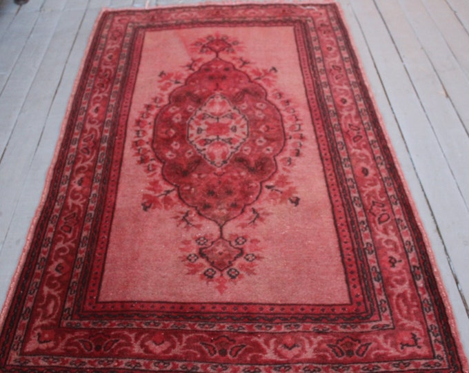 Vintage Pink Rug, Small Pink Rug Turkish Small  Rug,Handwoven Wool Pink Rug / 3'1"x4'9" ft