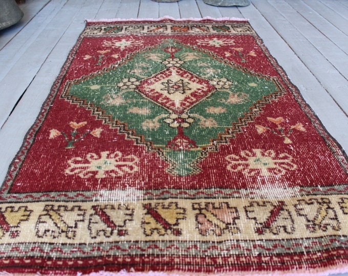 2'2"x3'9" Vintage Small Wool Rug, Ethnic Handwoven Red-Green Rug,Bohemian Bedroom Carpet,Wool Door mat