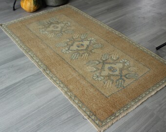 Small Vintage Rug, Beige Handwoven Door Mat, Ethnic Beige Rug Door Mat, Rug Door Mat, Small Beige Rug / B-1640 / 2'4"x4'2"