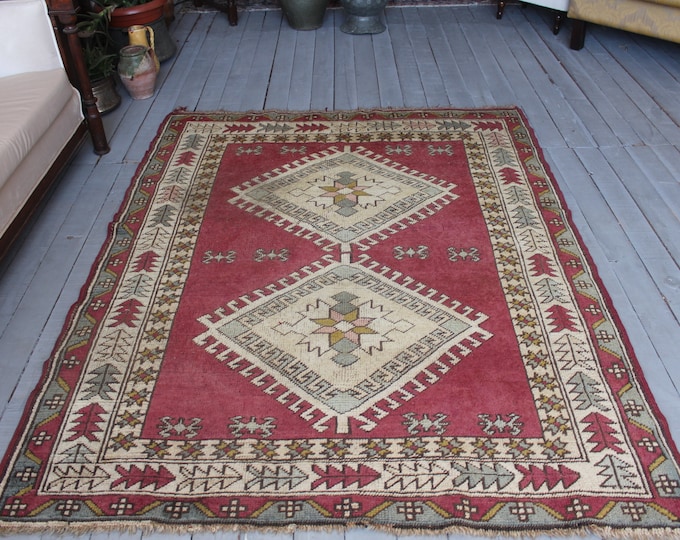 Vintage  Rug,  Ethnic, Turkish, Wool, Area Rug, Vintage Pink Rug, Ethnic Area Rug / 4'6"x5'7"