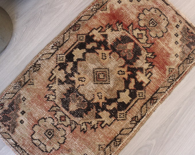 Rug Door Mat, Ethnic Door Mat, Vintage Door Mat, Bohemian Door Mat, Handwoven Door Mat , Decorative Door Mat / B-1486 /  1'6"x2'9"