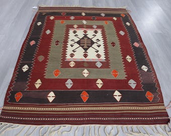 Bohemian Flat Rug , Handwoven Vintage Wool Geometric Design Kilim Rug / K-292