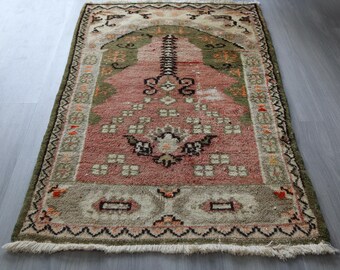 Small Wool Rug , 2'8"x4'5" Oriental Small Carpet, Vintage Handwoven Wool Rug / B-176