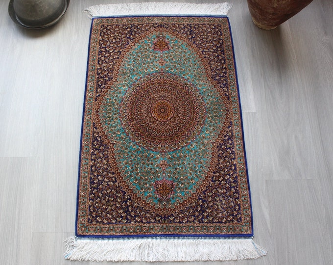 Small Silk Rug, 2'x3' Blue Medallion Silk Rug, Small  Oriental  Silk Rug / B-1786