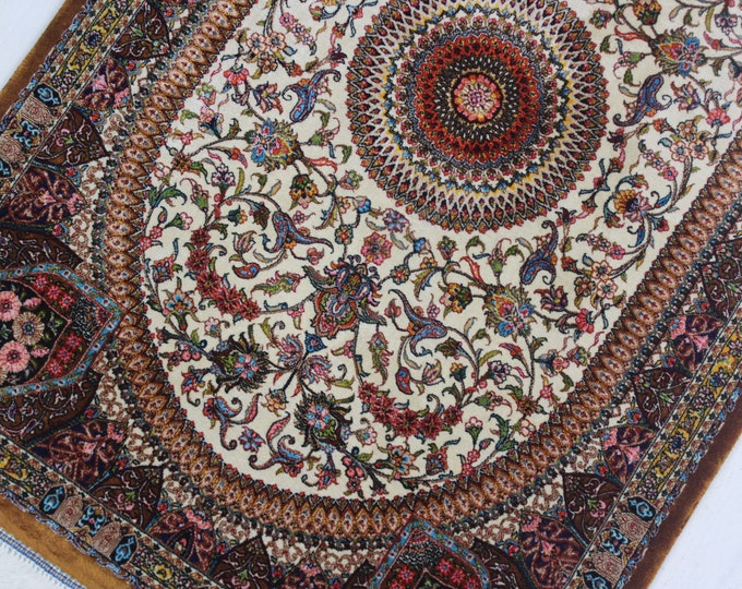 Beige Silk Rug, Medallion Silk Rug, Traditional Design Silk Rug / B-1796 / 2'x3'