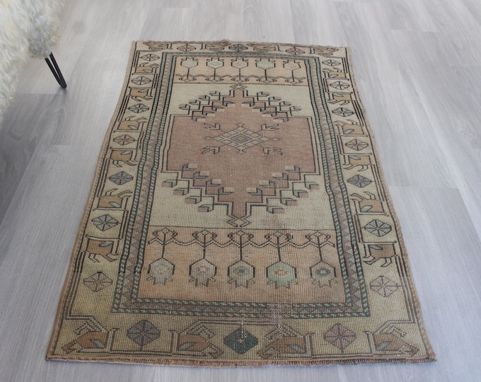 Vintage Small Rug , Beige-Blue Entry Rug , Handwoven Low Pıled Anatolian Rug / B-1696 / 2'4''x4'3''