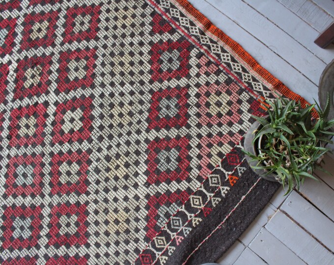 5'x7'4" ft  Vintage Anatolian Kilim, Ethnic Kilim, Bohemian Kilim, Embroidered Kilim, Vintage Turkish Kilim