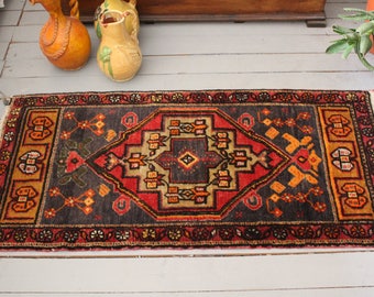 1'7"x3'9" Vintage Small Red Carpet,Ethnic Tribal Turkish Rug,Handwoven Wool Door Mat