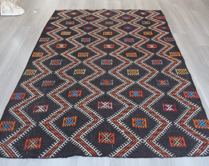 Vintage Black Kilim Rug, Ethnic Kilim Rug, Bohemian Kilim Rug, Goat Wool Rug  / B-1748 / 5'2"x7'5"