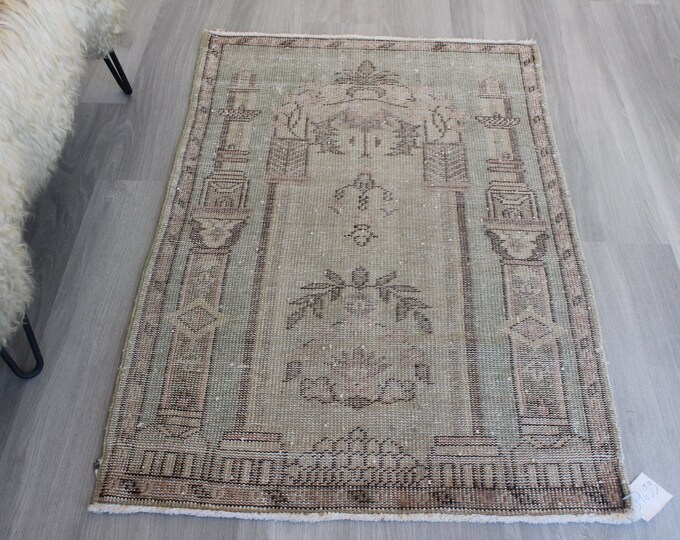 Small Vintage Rug, Ethnic Small Rug, Mute Small Rug, Low Piled Small Handwoven Rug / B-1699 / 2'8''x4'3''