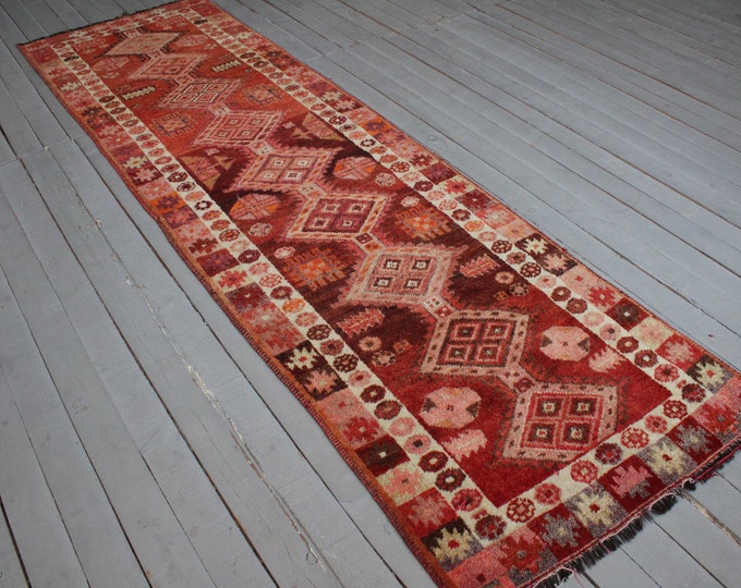 2'8"x9'8" ft  Vintage Kurdish Herki Rug Runner, Vintage Bohemian Runner Rug, Ethnic Hallway Carpet