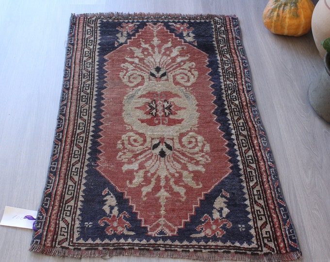 Small Vintage Rug, 2'2"x3'2" Rug, Small Traditional Turkish Rug, Handwoven Ethnic Wool Rug / B-1607