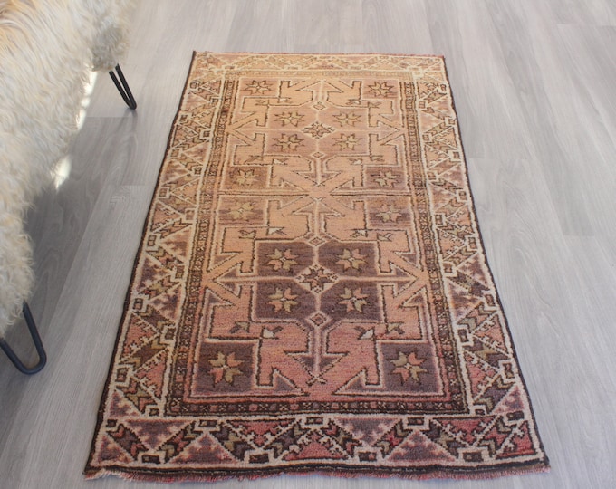 Small Pink Rug, Ethnic Anatolian Rug, Small Entry Rug, Vintage  Ethnic Bathroom Rug / B-1692 / 2'1''x4'1''