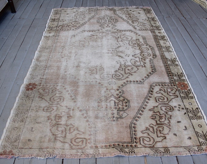4'3"x6'7"ft Vintage Naturally Distressed Pale Rug, Handwoven Low piled Pale Oushak Rug, Vintage Area Carpet