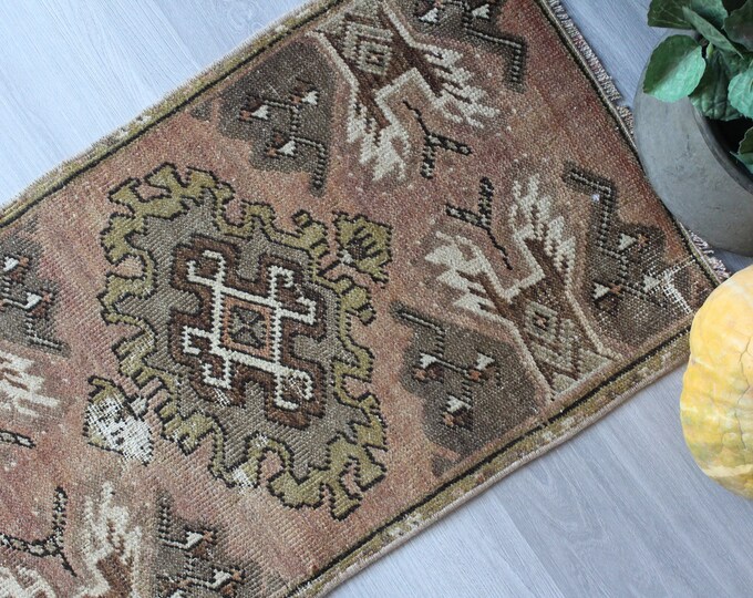 Vintage Door Mat, Ethnic Door Mat, Bohemian Door Mat, Oriental Door Mat / B-1456 / 1'5"x2'7"