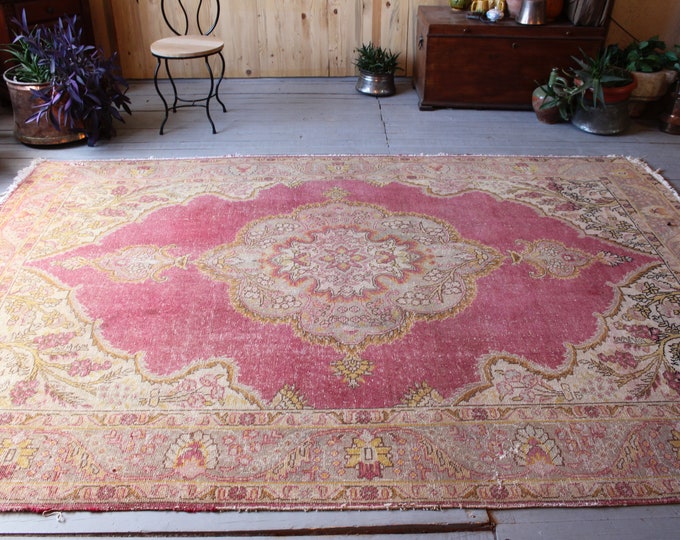 6'8"x9'8" ft  Vintage Large Oushak Rug, Pink- Beige Large Area Rug, Classic Medallion Oushak Carpet,Low Piled Distressed Oushak Rug