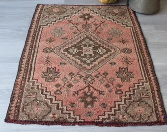 Small Peachy Pink Rug, Small Ethnic Rug, Handwoven Pink Rug, Ethnic Entry Rug / B-1627 / 2'8"x3'5"