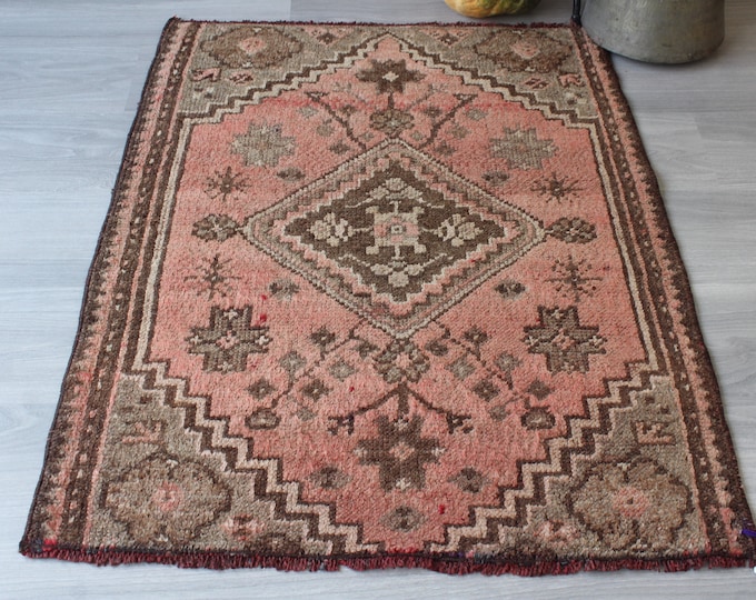 Small Peachy Pink Rug, Small Ethnic Rug, Handwoven Pink Rug, Ethnic Entry Rug / B-1627 / 2'8"x3'5"