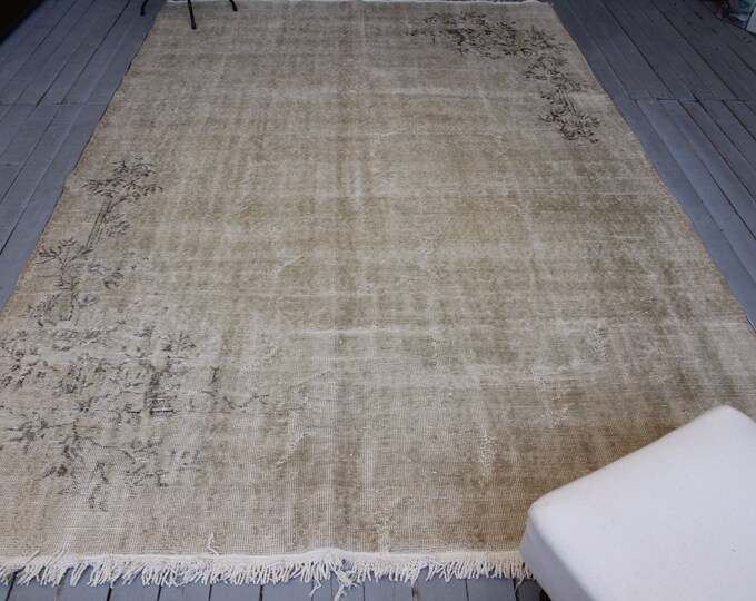 6'4"x10'1" ft Vintage Distressed Low Piled Turkish Oushak Rug, Modern Rug With Floral Design