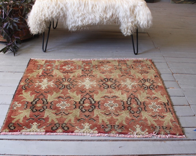 2'6"x 3'3" ft  Vintage Small Rug, Small Turkish Rug, Brick Color Small rug, Vintage Handwoven Small Rug