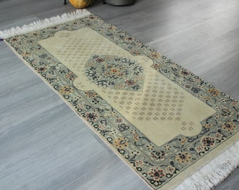 Small Blue-  Beige Rug, Beige -Blue Floral Rug, Handwoven Small Wool Rug, Beige Bathroom Rug / B-1623 / 2'2"X4'7"