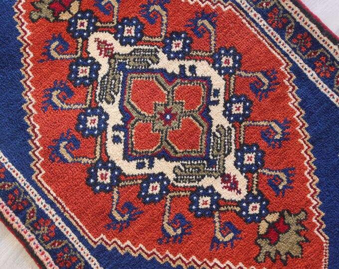 Traditional Turkish Door Mat , Handwoven Medallion Wool Ethnic Anatolian Taspinar Rug , Vintage Rug Door Mat / B-1514 /