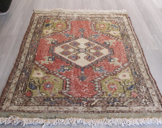 Small Turkish Rug, Ethnic Rug Door Mat , Bohemian Door Mat, Vintage Rug Door Mat , Small Anatolian Rug / B-1578 /  2'7"x3'7"