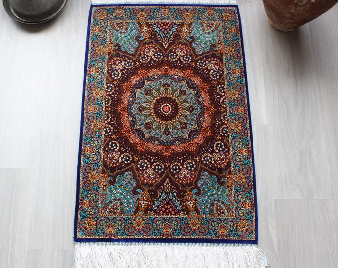 Oriental Silk Rug, Medallion Silk Rug, Classic Design Silk Rug / B-1799  / 2'x3'