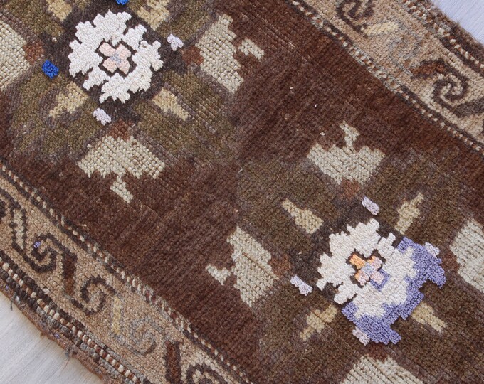 Small Brown Rug, Ethnic Piled Door Mat, Handwoven Door Mat, Small Vintage Rug, Small Kars Rug / B-1432 / 1'6"x2'6"