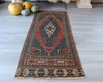 2'6"x6'2" ft   Vintage Rug, Vintage Anatolian Rug , Ethnic Handwoven Rug , Red-Blue Taspinar Rug, Handwoven Rug / B-1308